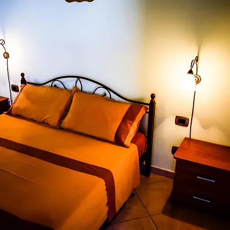 Jolanda & Carmelo Villaggio Mosè