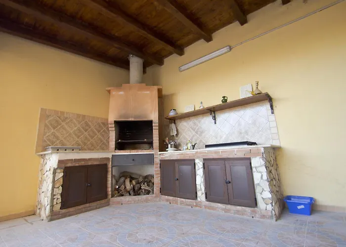 Jolanda & Carmelo Villaggio Mosè