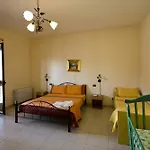 Jolanda & Carmelo Bed & Breakfast 3*