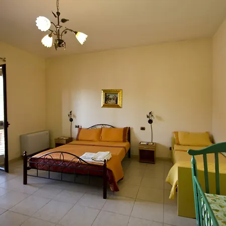 Jolanda & Carmelo Bed & Breakfast 3*